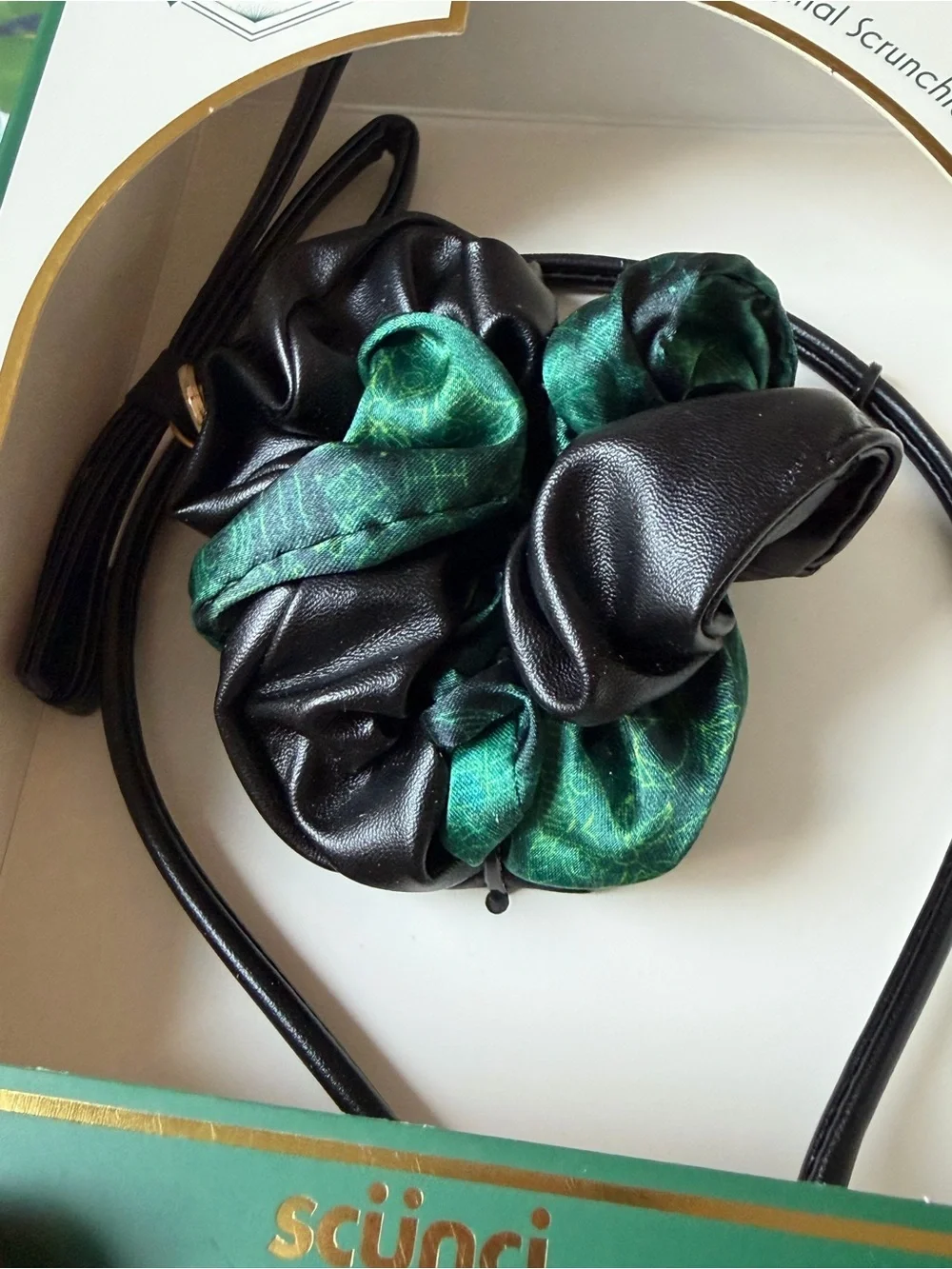 Scünci Wicked Elphaba Bow Headband & Scrunchie 2 Pc Gift Set NWT